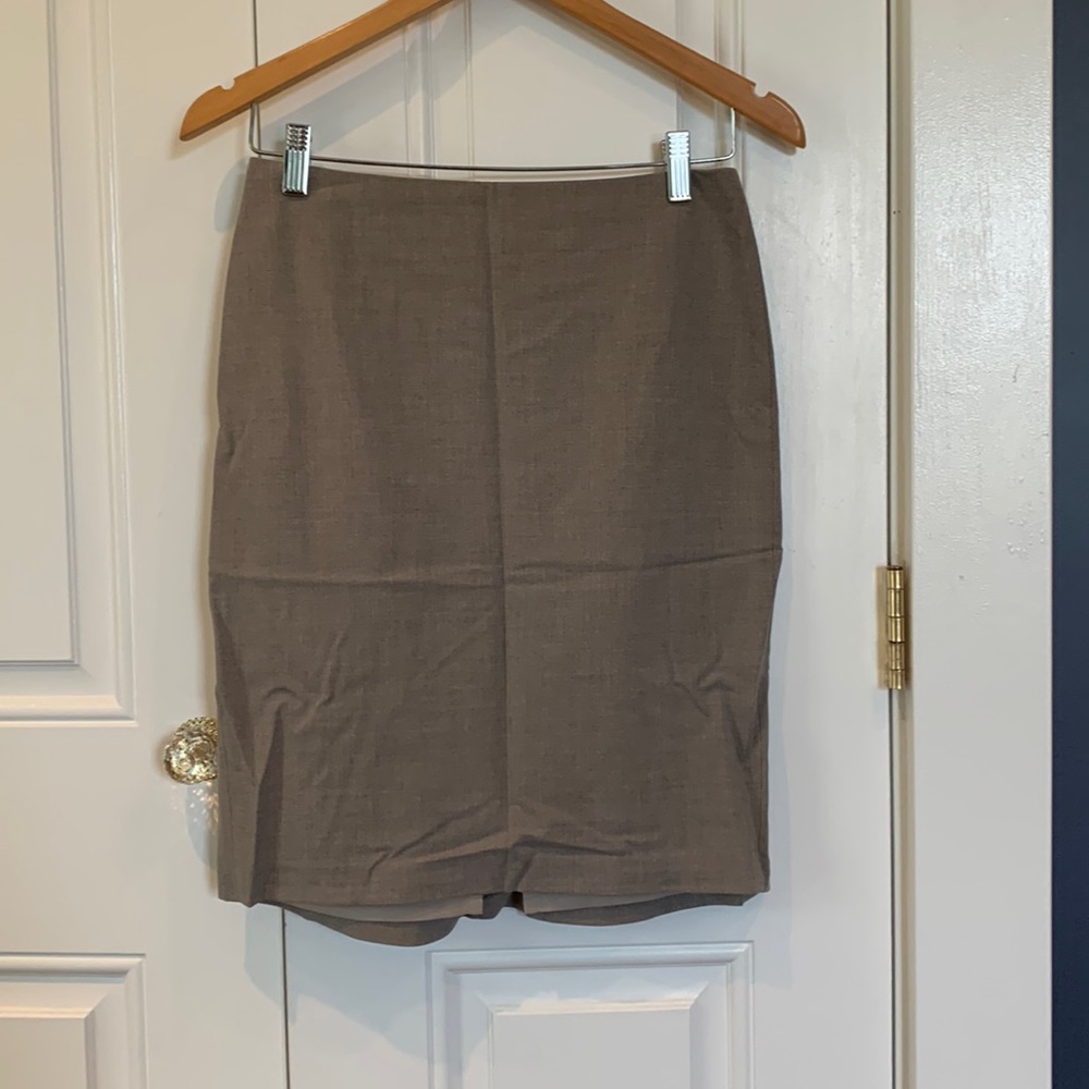 Ann Taylor Brown skirt. Size 0.